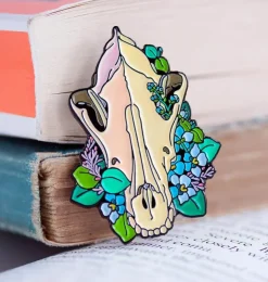 Crâne de chien avec des fleurs - Pins-Codex Anatomicus Clearance