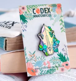 Crâne de chien avec des fleurs - Pins-Codex Anatomicus Clearance
