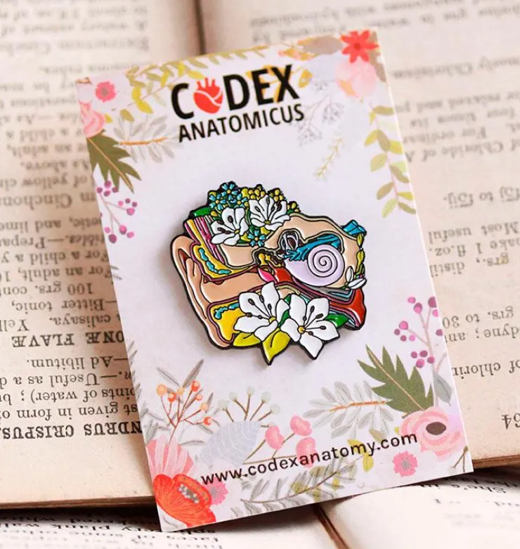 Oreille avec fleurs - Pins-Codex Anatomicus