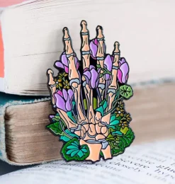 Squelette de la main avec des fleurs - Pins-Codex Anatomicus Discount