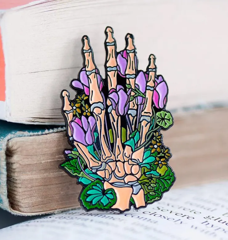 Squelette de la main avec des fleurs - Pins-Codex Anatomicus Discount